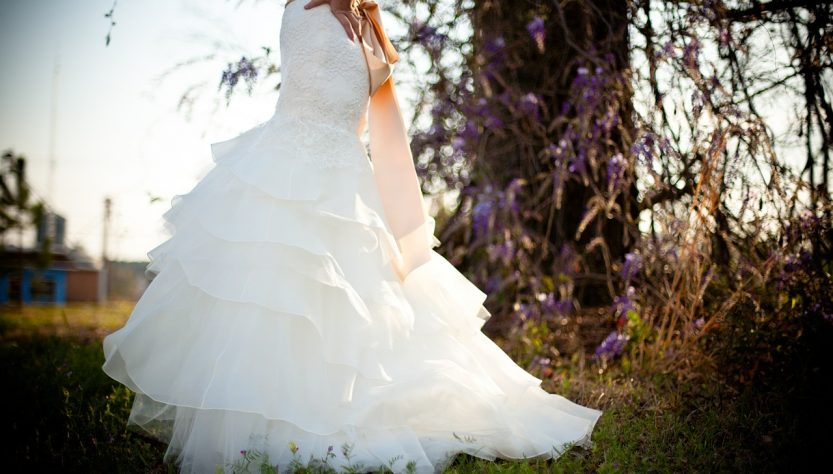 bielizna pod suknię ślubną
